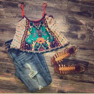 Patterned flowy crop top